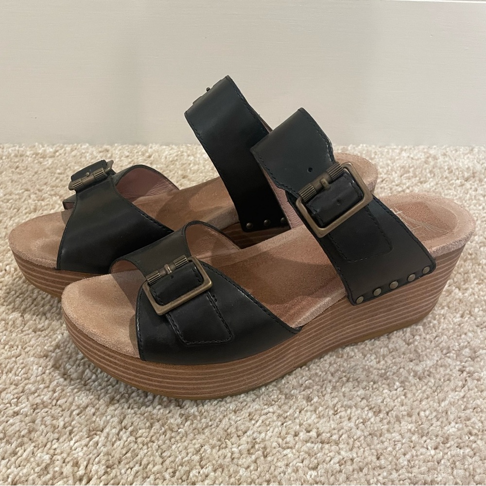 Dansko Selma Buckle Strap Platform Wedge Sandal sz 37